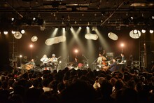 「LIQUIDROOM 15th ANNIVERSARY 中村佳穂」の様子。（撮影：森建二）