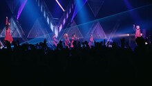 EMPiRE「NEW EMPiRE TOUR "EVOLUTiONS"」ライブ映像のワンシーン。