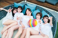 日向坂46 1st写真集（タイトル未定）先行カット。（撮影：YOROKOBI）