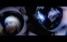 chelmico「Balloon」ミュージックビデオのワンシーン。