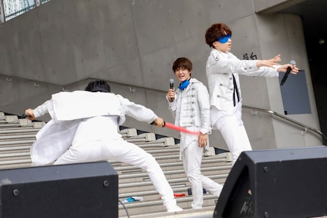 気配斬り対決の決勝戦の様子。（撮影：小坂茂雄）