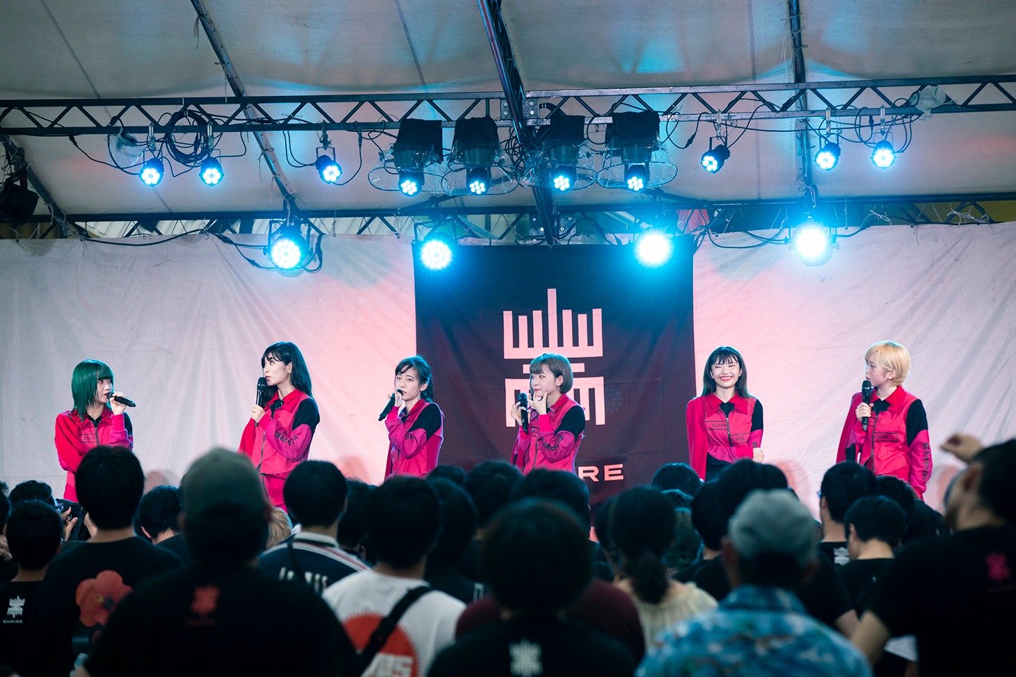 EMPiRE（Photo by sotobayashi kenta）