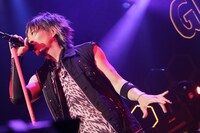 KISHOW（Vo）（撮影：平野タカシ）