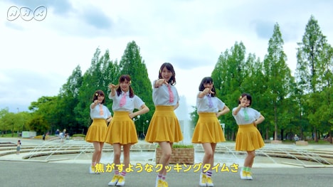 サニーサイドアップ「おちゃのこサニサイ」ミュージックビデオより。