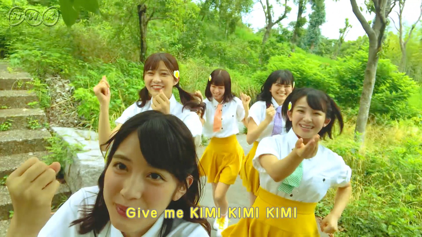 サニーサイドアップ「おちゃのこサニサイ」ミュージックビデオより。