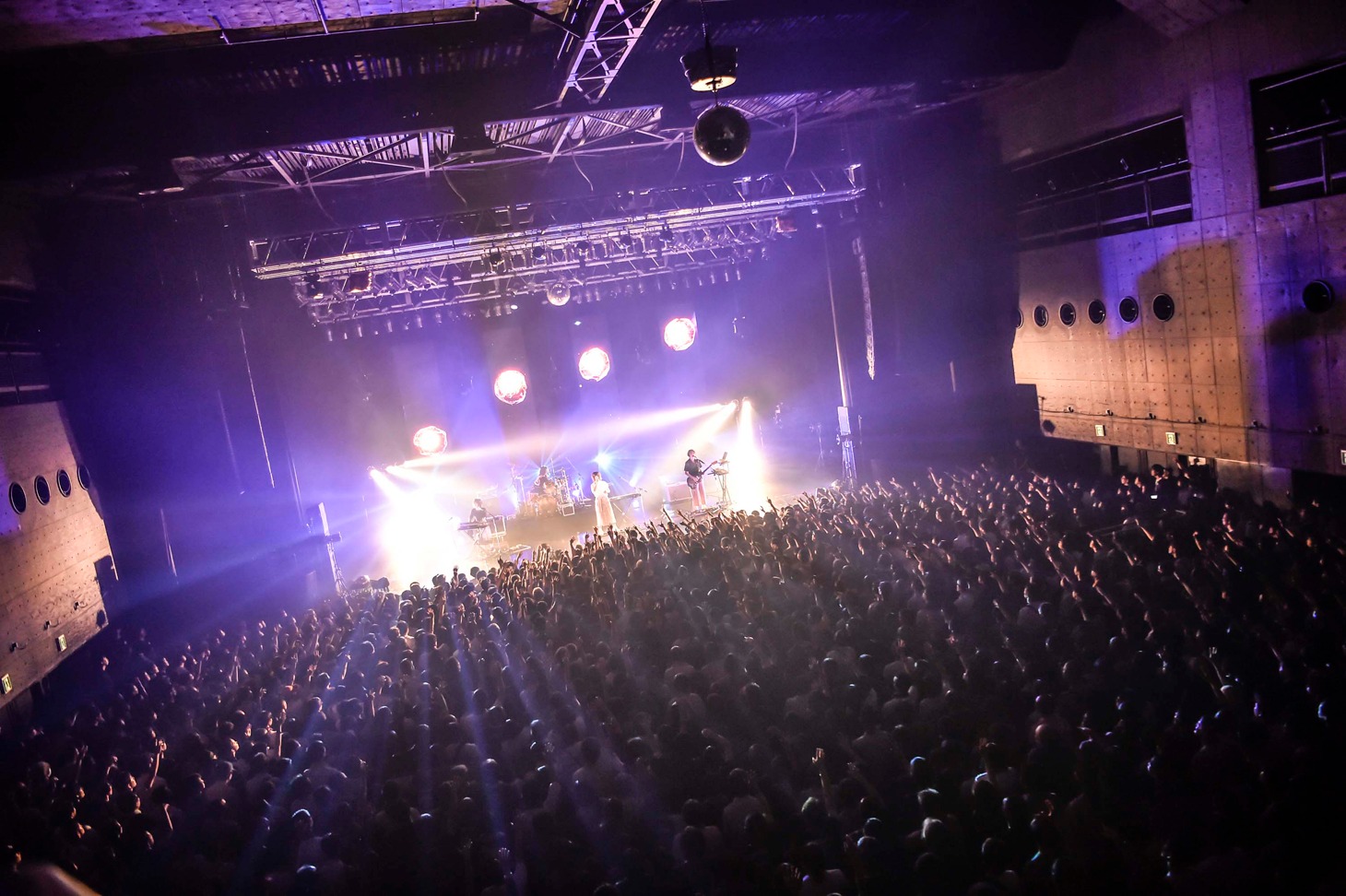 ねごと「お口ぽかーん！LAST TOUR ～寝ても覚めてもねごとじゃナイト～」Zepp DiverCity TOKYO公演の様子。（Photo by AZUSA TAKADA）