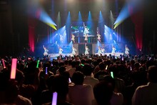 虹のコンキスタドール「RAINBOW JAM2019」の様子。（写真提供：キングレコード）