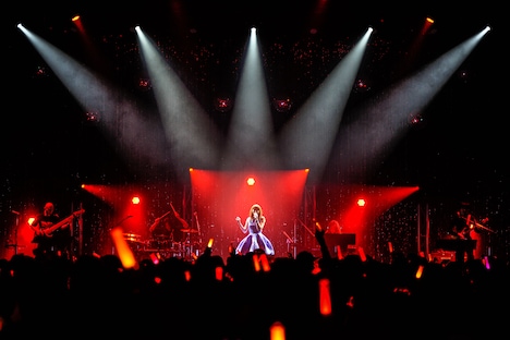 「中島 愛 10th Anniversary Live ～Best of My Love～」の様子。