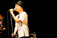 山田義孝（Vo）（撮影：松本いづみ）