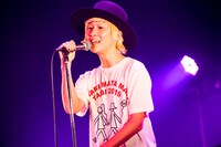 山田義孝（Vo）（撮影：松本いづみ）