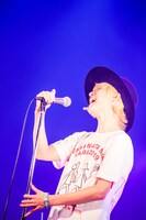 山田義孝（Vo）（撮影：松本いづみ）