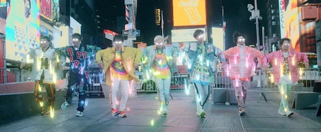 DA PUMP「P.A.R.T.Y. ～ユニバース・フェスティバル～」MVのワンシーン。