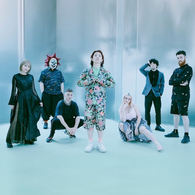 End of the WorldとClean Bandit。