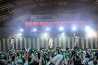 「Negicco結成16周年コン佐～渡!!!」の様子。