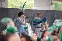 客席を走るMegu。