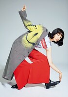 小松菜奈連載「小松さん」より「初めましてデミデムさん！」。