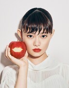 杉咲花連載「蜜の音」より「ベール」。