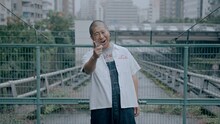 Web CM「みんなのオンガクサイコー」に出演するハライチ澤部。