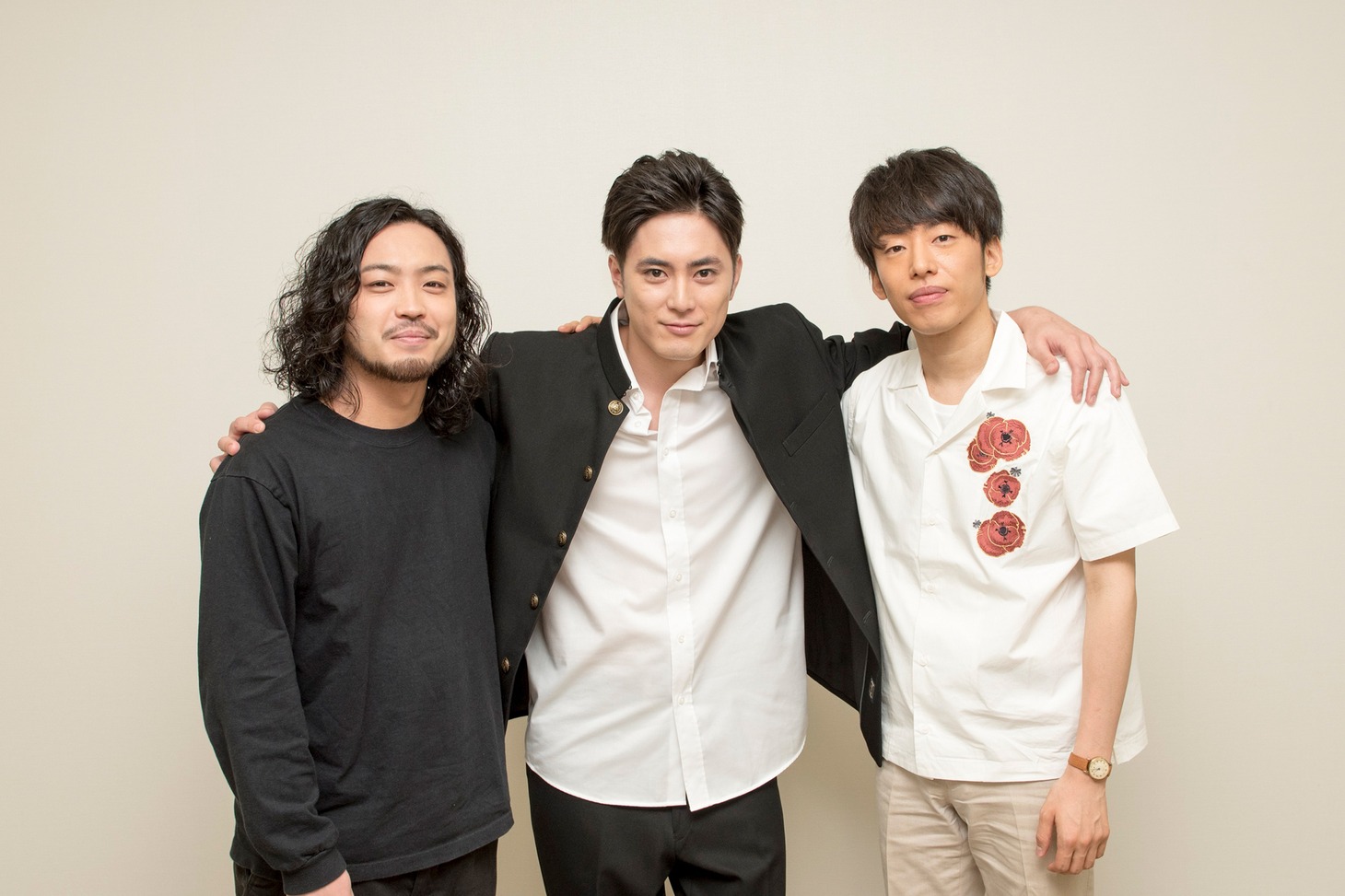 左からR-指定、間宮祥太朗、DJ 松永。 (c)テレビ朝日