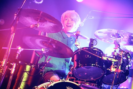 八木優樹（Dr, Cho）（撮影：後藤壮太郎）