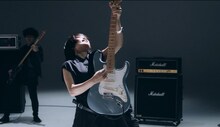 miwa「リブート」リリックビデオのワンシーン。