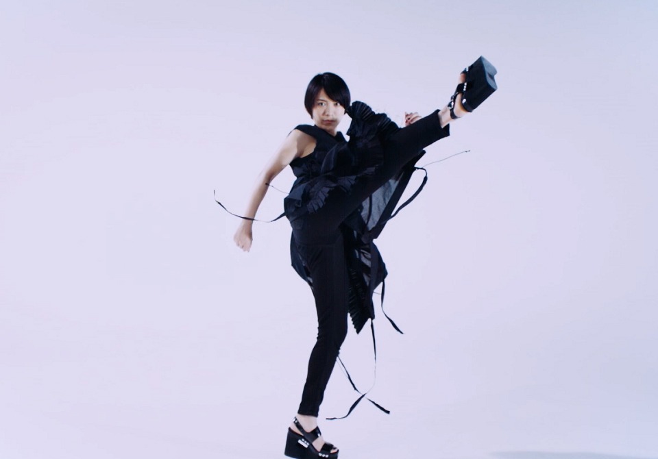miwa「リブート」リリックビデオのワンシーン。
