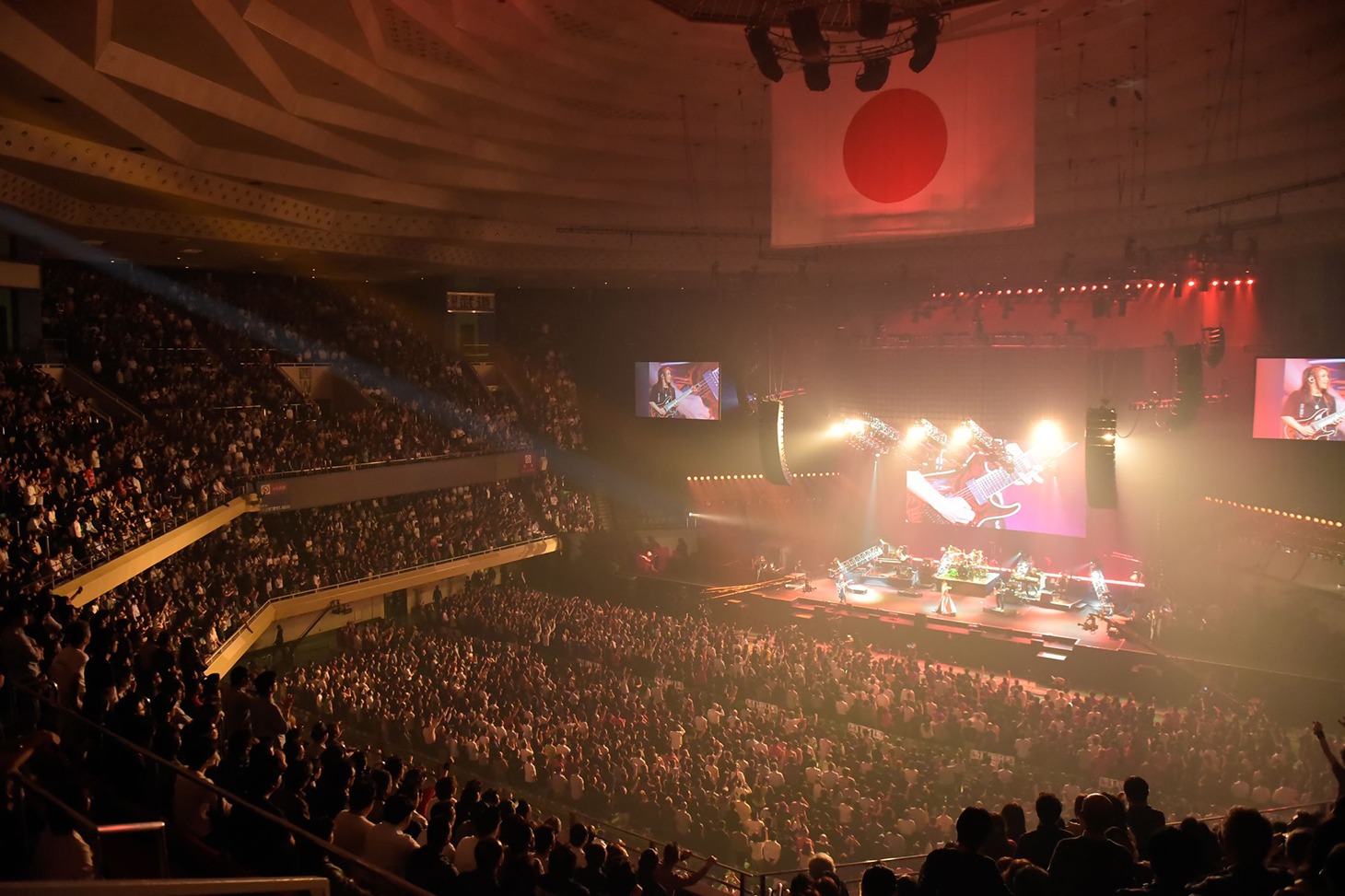 浜田麻里「The 35th Anniversary Tour “Gracia”」日本武道館公演の様子。（Photo by Yoshika Horita）