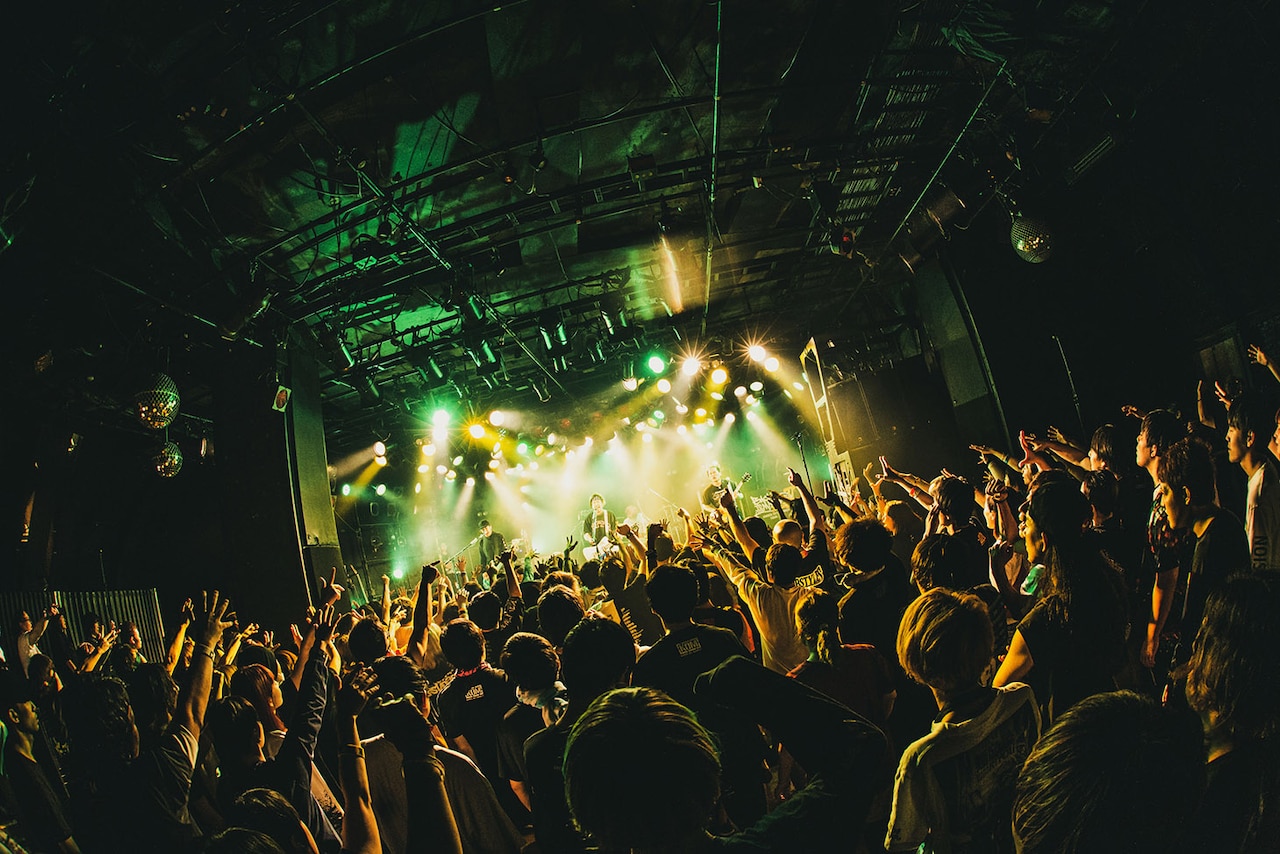 KNOCK OUT MONKEY「BACK TO THE MIXTURE Part II」渋谷CLUB QUATTRO公演の様子。（Photo by nekozephoto）