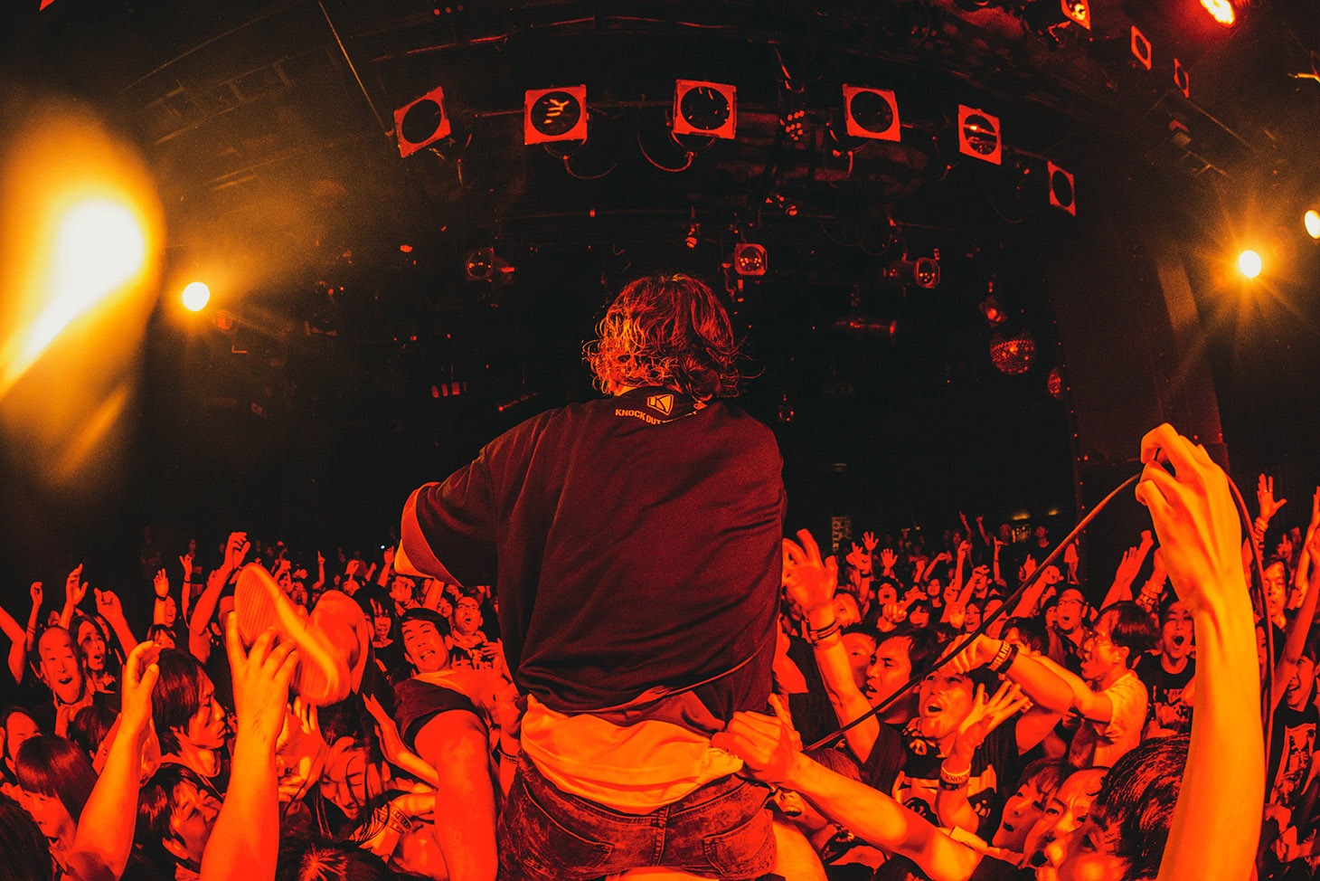 KNOCK OUT MONKEY「BACK TO THE MIXTURE Part II」渋谷CLUB QUATTRO公演の様子。（Photo by nekozephoto）