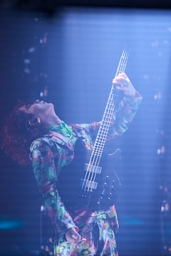 セカオワ幕張公演に3万00人集結 Fukase 楽しいことをまだまだ考えてます ライブレポート 写真7枚 音楽ナタリー セカオワ幕張公演に3万00人集結 Fukase 楽しいことをまだまだ考えてます ライブレポート 写真7枚 音楽ナタリー