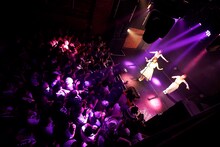 篠崎愛「令和最初のラブ祭」の様子。（撮影：上飯坂一）