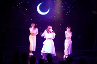 篠崎愛「令和最初のラブ祭」の様子。（撮影：上飯坂一）