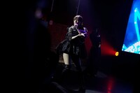 篠崎愛（撮影：上飯坂一）