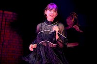 篠崎愛（撮影：上飯坂一）