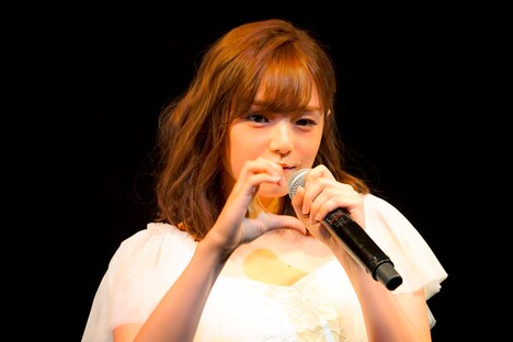 篠崎愛（撮影：上飯坂一）