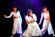篠崎愛「令和最初のラブ祭」の様子。（撮影：上飯坂一）