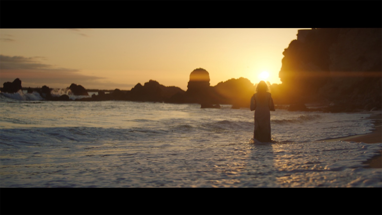 Aimer「Torches」MVのワンシーン。
