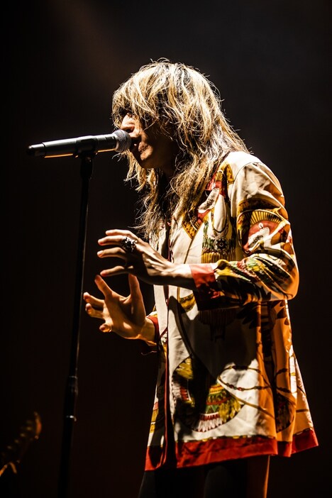 渋谷龍太（Vo）（撮影：青木カズロー）