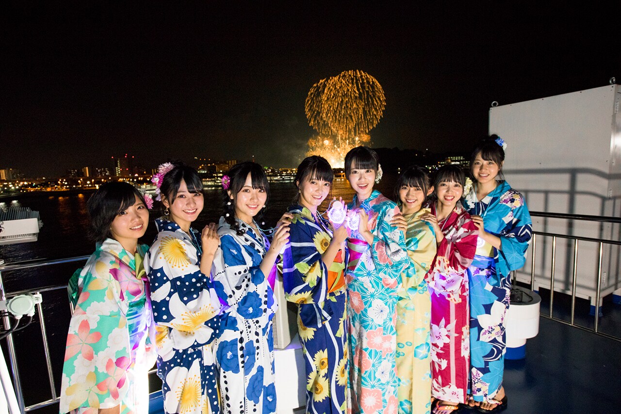 STU48、ファンと触れ合った「夏休みデートフェス」船上劇場から花火を鑑賞