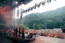 「FUJI ROCK FESTIVAL '19」でのSuperflyのライブの様子。（撮影：横山マサト）