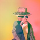 平井大ニューアルバム発売日に「Listening Party」、看板撮影でTシャツプレゼント