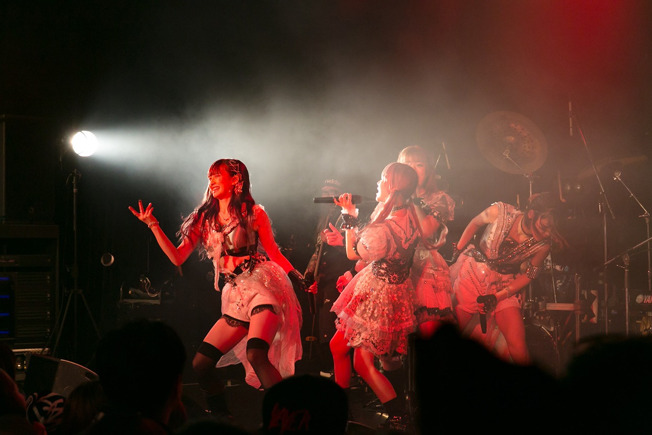 LADYBABY「Ride The Lightning TOUR 2019」東京・WWW公演の様子。（撮影：小林公士）