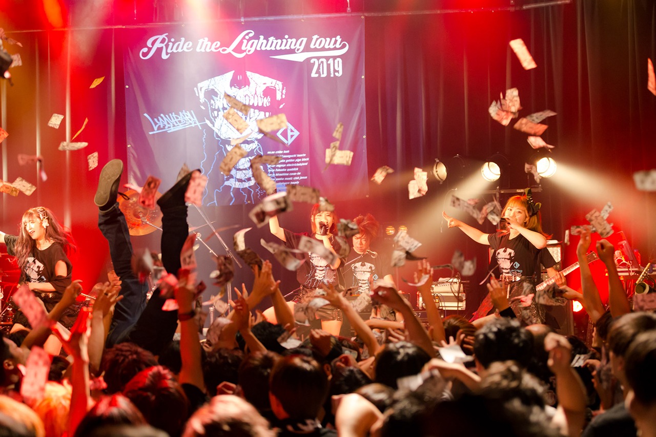 LADYBABY「Ride The Lightning TOUR 2019」東京・WWW公演の様子。（撮影：小林公士）