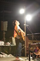 曽我部恵一出演「円頓寺デイリーライブ」の様子。