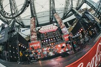 「Coca-Cola SUMMER SPECIAL 『熱闘甲子園×Official髭男dismスペシャルライブ』」の様子。（Photo by TAKAHIRO TAKINAMI）