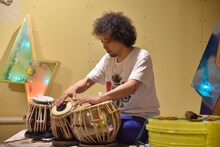 U-zhaanのタブラ修業「Chilla: 40 Days Drumming」初日の様子。