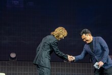 左からYOSHIKI（X JAPAN）、三木谷浩史会長兼社長（楽天株式会社）。