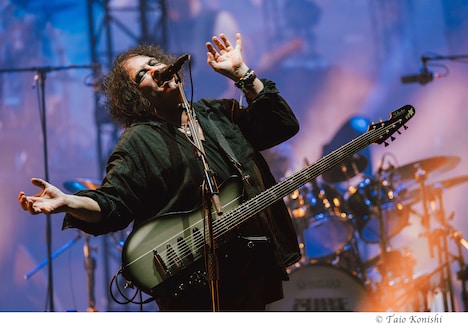 ロバート・スミス（Vo, G / The Cure）（Photo by Taio Konishi）