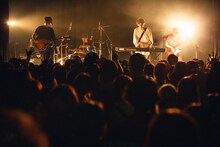 HOWL BE QUIET（撮影 山川哲矢）