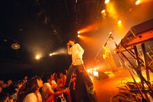 HOWL BE QUIET（撮影 山川哲矢）